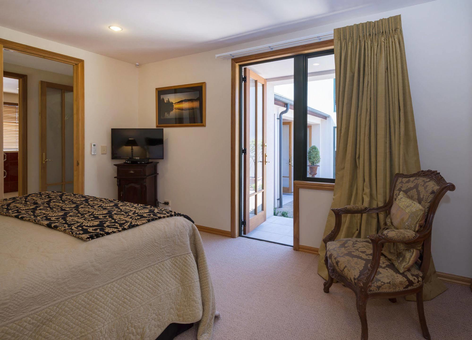The Flying Trout Boutique Lodge Taupo Eksteriør billede